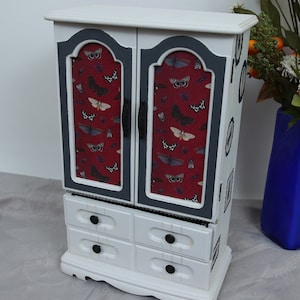 Bugs Butterflies jewelry box.