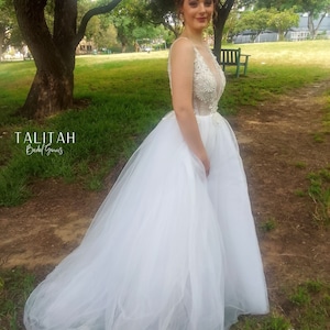 Ballgown Wedding Dress, Romantic Bridal Gown, Tulle Ballgown, Sleeveless Wedding Gown, Tulle Wedding Dress, Antique White Wedding Dress