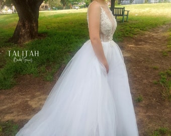 Ballgown Wedding Dress, Romantic Bridal Gown, Tulle Ballgown, Sleeveless Wedding Gown, Tulle Wedding Dress, Antique White Wedding Dress