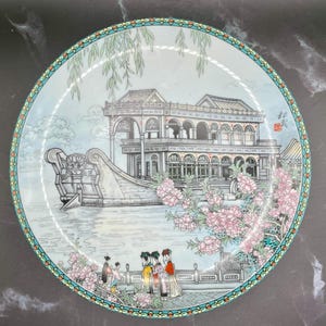 Plato de porcelana coleccionable de Jingdezhen Imperial &quot;Barco de Mármol&quot; - Escenas del Palacio de Verano, con certificado de autenticidad.