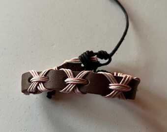 Bracelet mix, leather (dyed) and waxed cotton cord. Friendship bracelet. Woven Bracelet. Braided Bracelet.