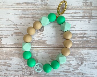 PEACE in Green - Keyring Wood Natural Green Mint with elastic band