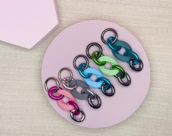 Colorful acrylic link keychains – Trendy chain pendants in pastel & metallic colors – Bag pendants, gift idea