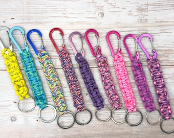 Paracord keychain with carabiner – Handmade keyring in different colors, durable & stylish