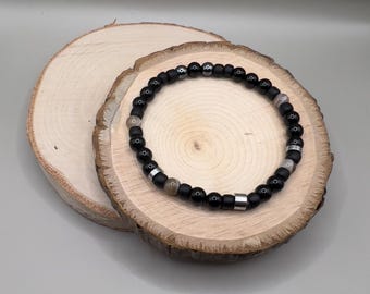 Elegant onyx bracelet with metal accents – stylish accessory for the modern man