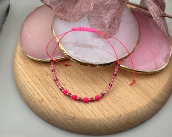 Bracelet NEON PINK narrow & delicate - glass beads