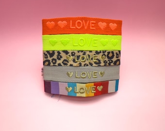 LOVE Armband Stoff - Freundschaftsarmband handmade – Neon, Leopard, Regenbogen – verstellbar, bestickt, Geschenk für Freundin