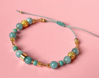 Elegant gemstone bracelet in turquoise with gold accents