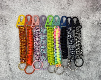 Colorful paracord keychains…Robust & stylish accessories for everyday life and the outdoors