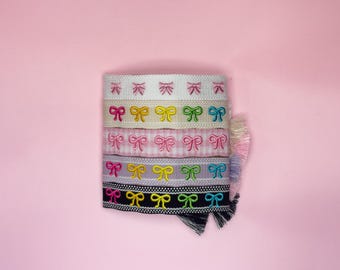 Süßes Armband-Set mit Schleifenstickerei – 7 Farben – Verstellbar + handgewebt – Kawaii Schmuck, Geschenk für Mädchen & Teen