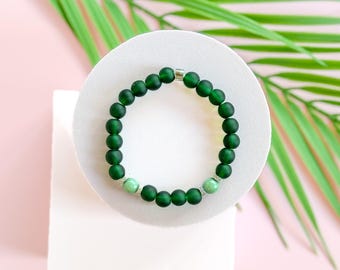 Elegant emerald green pearl bracelet – nature-loving style with a noble accent