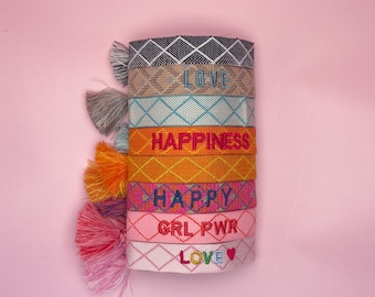 Bunte Freundschaftsarmbänder mit Sprüchen | Stoff Armband LOVE HAPPY GIRL | Boho Makramee Geschenk für Freundinnen