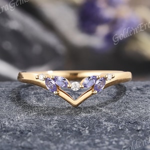 Unique Tanzanite Curved Wedding Band Solid Gold Art Deco Vine Wedding Rings for Women Stackable Ring Chevron Band Anniversary Gift for Her