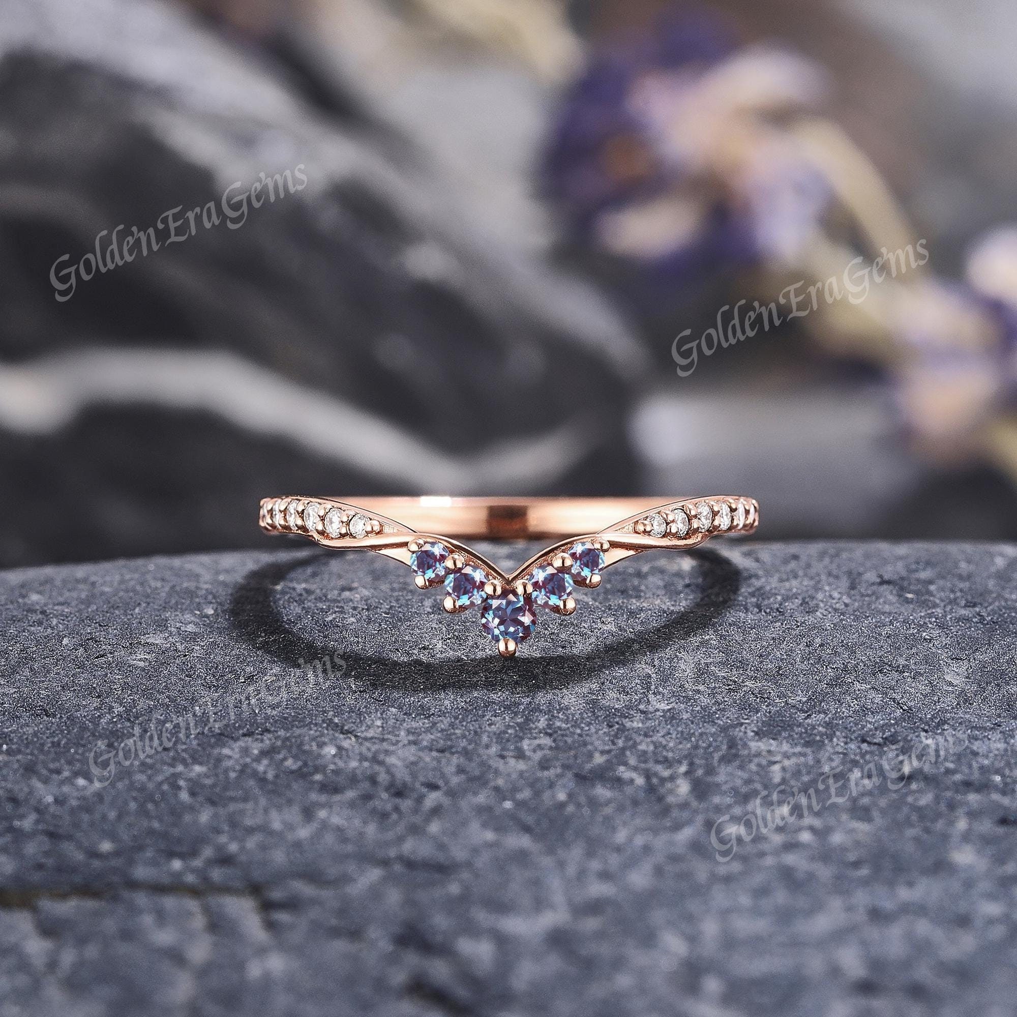 Vintage Alexandrite Curved Wedding Band Gold Unique Vine Wedding Rings for Women Chevron Band Ring Guard Anniversary Gift for Her Custom