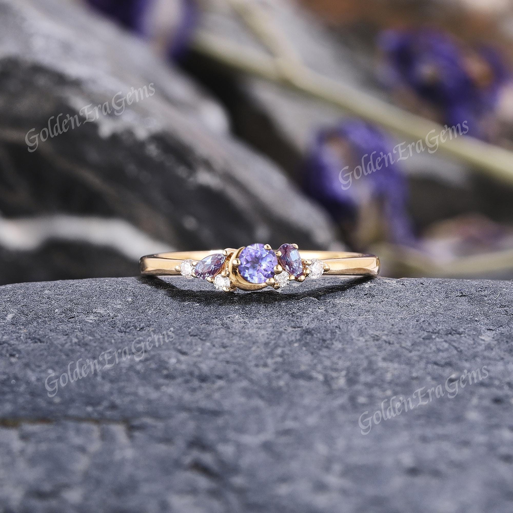 Delicate Tanzanite Wedding Band Gold Minimalism Moon Design Wedding Rings for Women Alexandrite Stackable Ring Anniversary Gift for Her