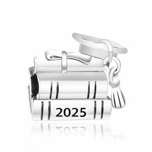 Charm de graduación 2025 apto para pulsera pandora en plata de ley 925