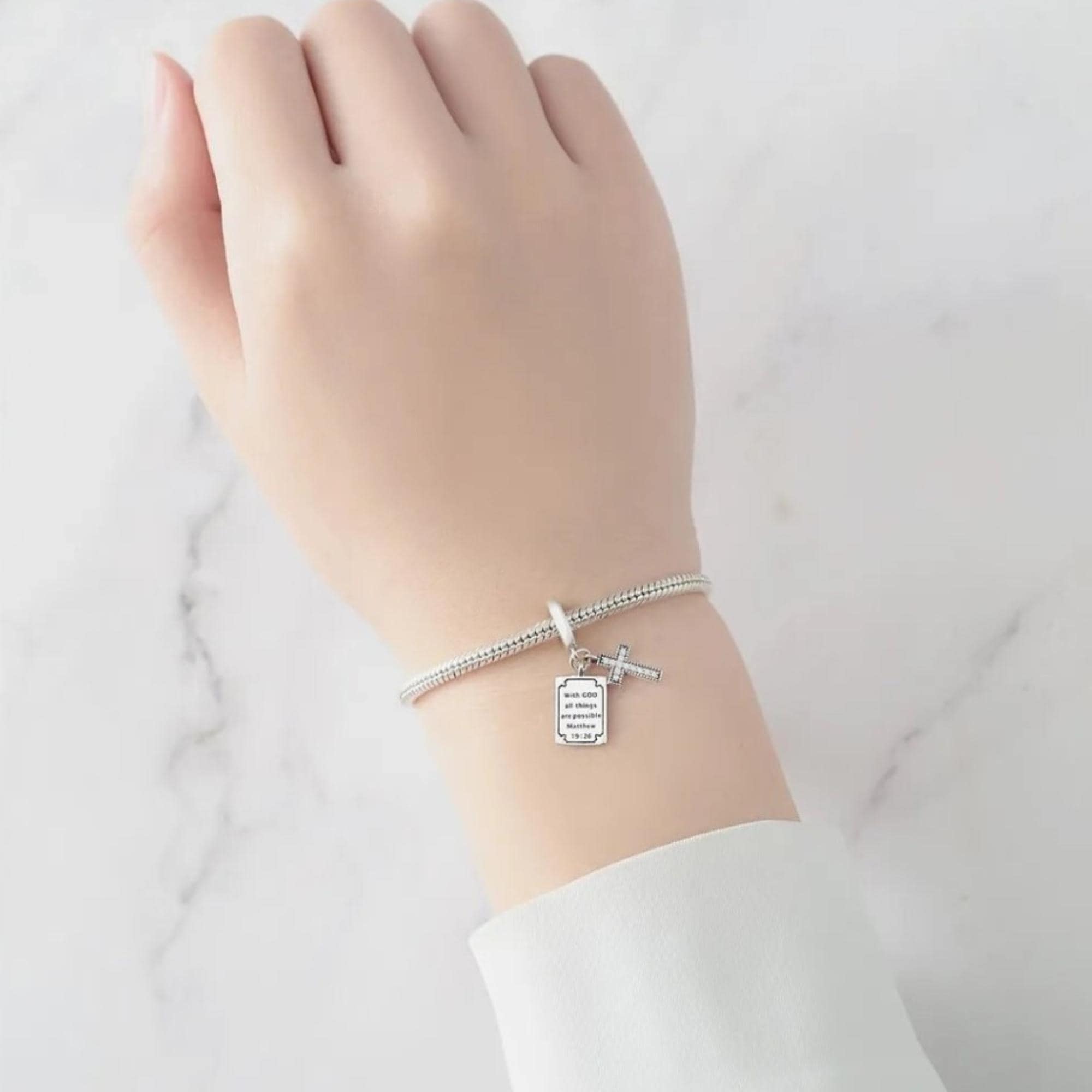 PANDORA　ブレスレット　20cm クロスチャーム付き　シルバー　パンドラ PANDORA ブレスレット 20cm クロスチャーム付き シルバー パンドラ