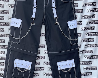 Pantalones cargo negros góticos con cadenas y correas: ropa urbana y tecnológica