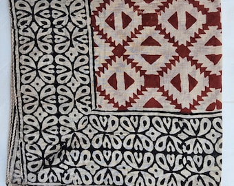 Bandana bawełniana w stylu boho: szalik z nadrukiem blokowym