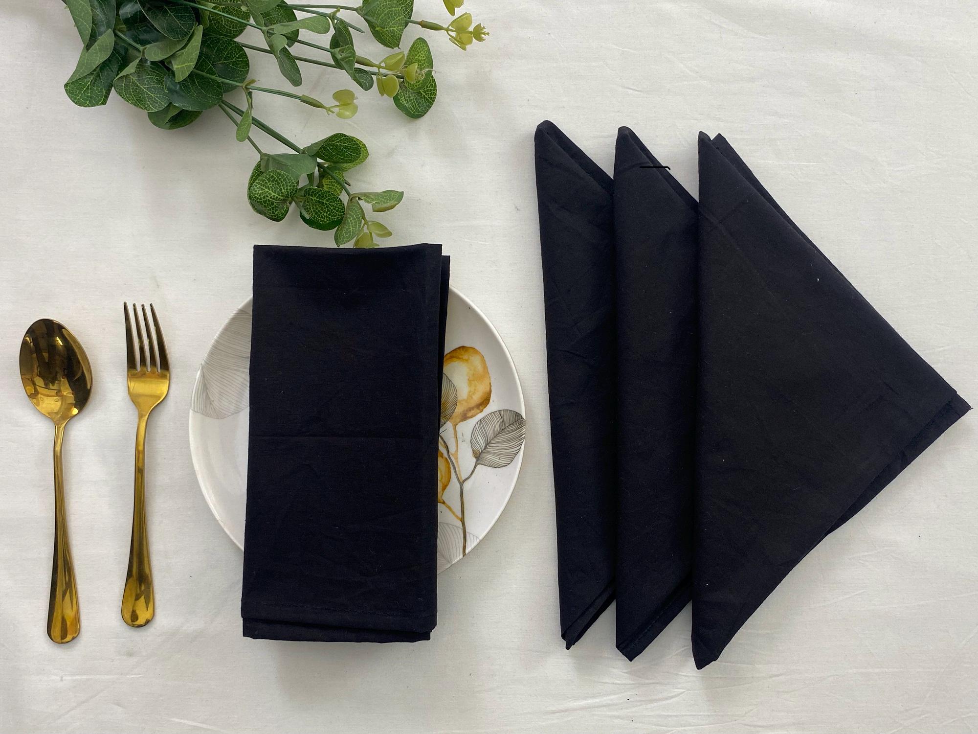 Schwarzes festes Baumwoll-Servietten Stück 100 Minimalistische mattschwarze Stoffservietten Moderner Esstisch Dekor Stimmungsvolle Ästhetik Große Baumwollservietten