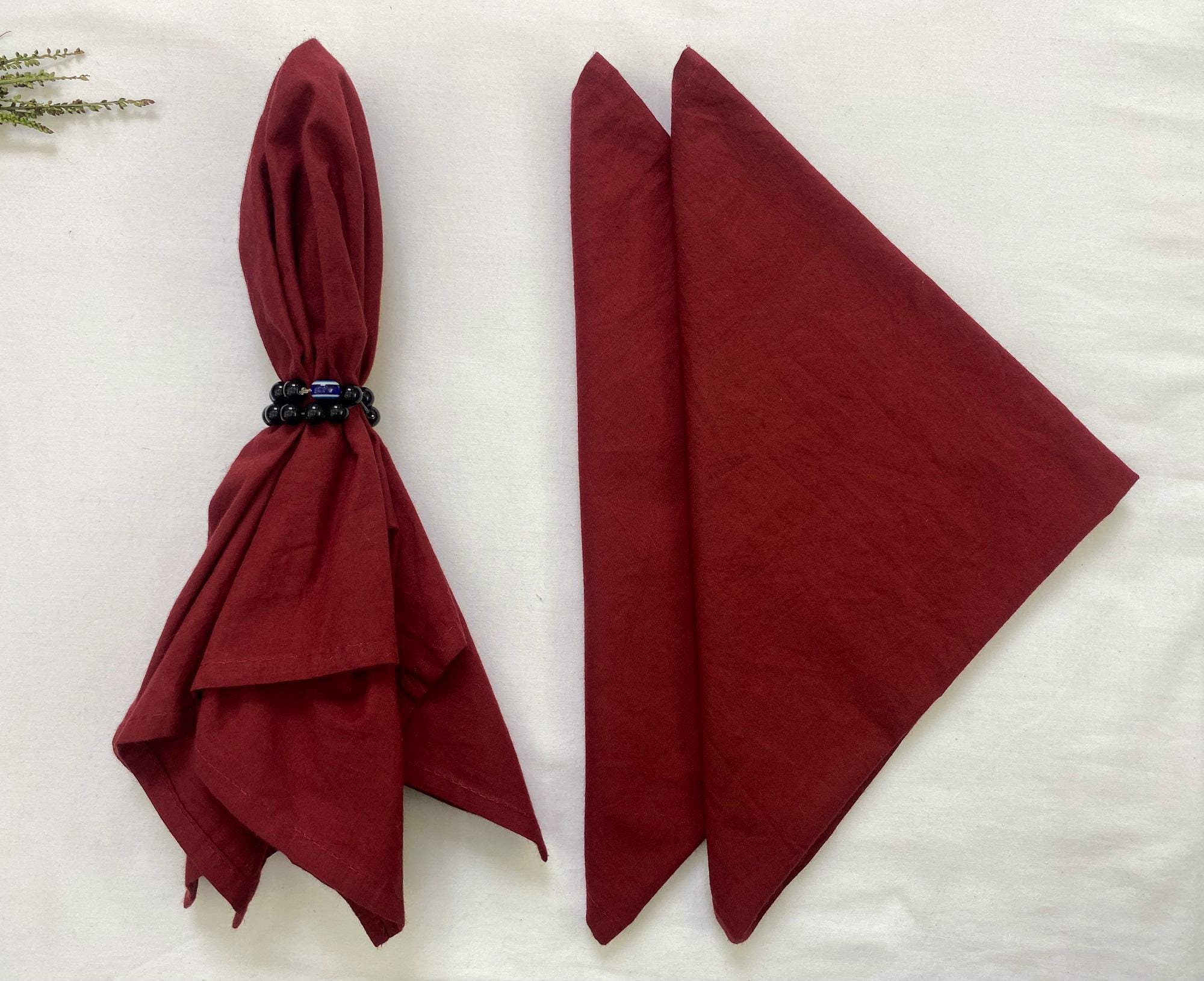 Gohytal Stoffservet 48×48cm, set van 12 stuks Hoge kwaliteit Rode Servetten Wijnrood Textiel Servetten Zacht Comfortabel Strijkvrij voor Verjaardag Bruiloft Bar Cafés Hotel Communie Tafeldecoratie
