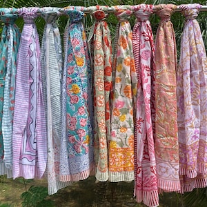 Bufanda de sarong de algodón con estampado de bloques Venta al por mayor Sarong Beach Sarong Indian Scraf Summer Pareo Women's Large Sarong Floral Beach Cover-Up
