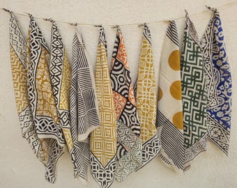 Bandana z bawełny organicznej: chusta na głowę w stylu boho z nadrukiem blokowym