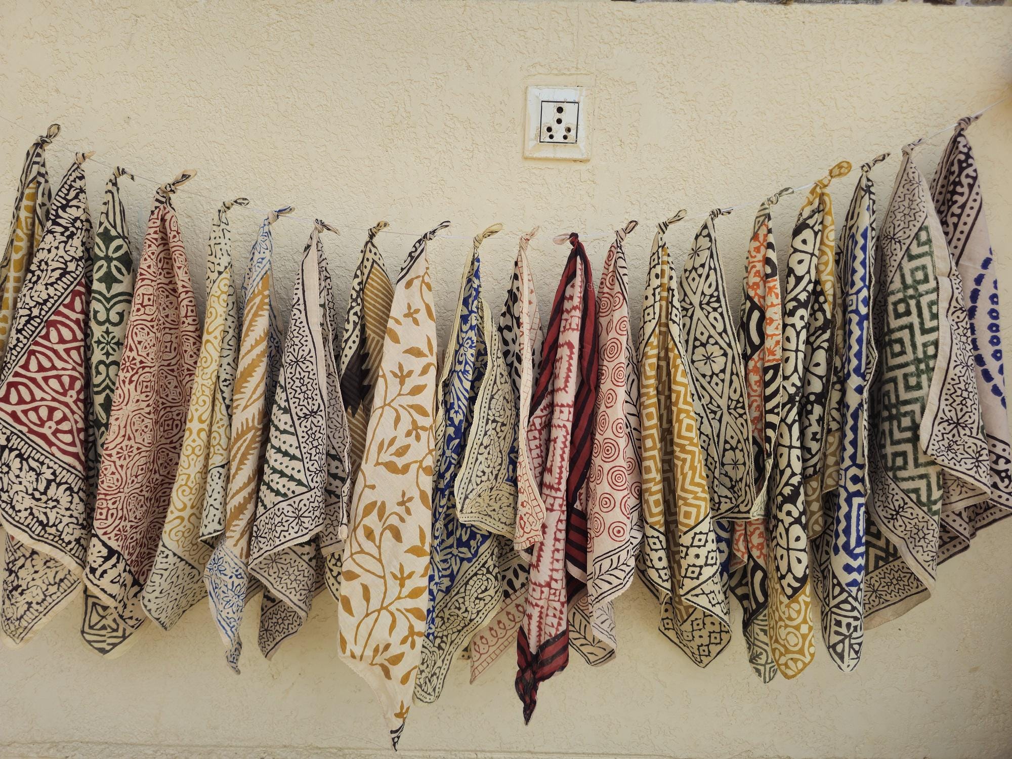 Unique Bulk Bandanas Set of 20 Organic Cotton Bandana Bandana Scarf, Paisley Design Scarf, Vibrant Color, High-Quality
