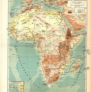 Op de afbeelding: Een vintage kaart van Afrika met een kleurgecodeerde sleutel die hoogte en diepte aangeeft. De kaart bevat de namen van belangrijke rivieren, bergen en geografische kenmerken. De kaart is getiteld "Afrika" en bevat de tekst "Fluss- und Gebirgssysteme" en "Maßstab 1:38:000000".