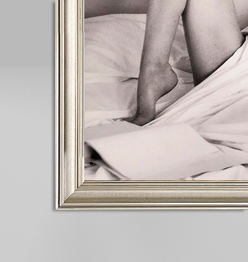 Marilyn Monroe Frühstück im Bett Vintage gerahmte Wandkunst, Schwarz-Weiß-oder Sepia-Fotografie, Retro Uv-Druck Bild 6