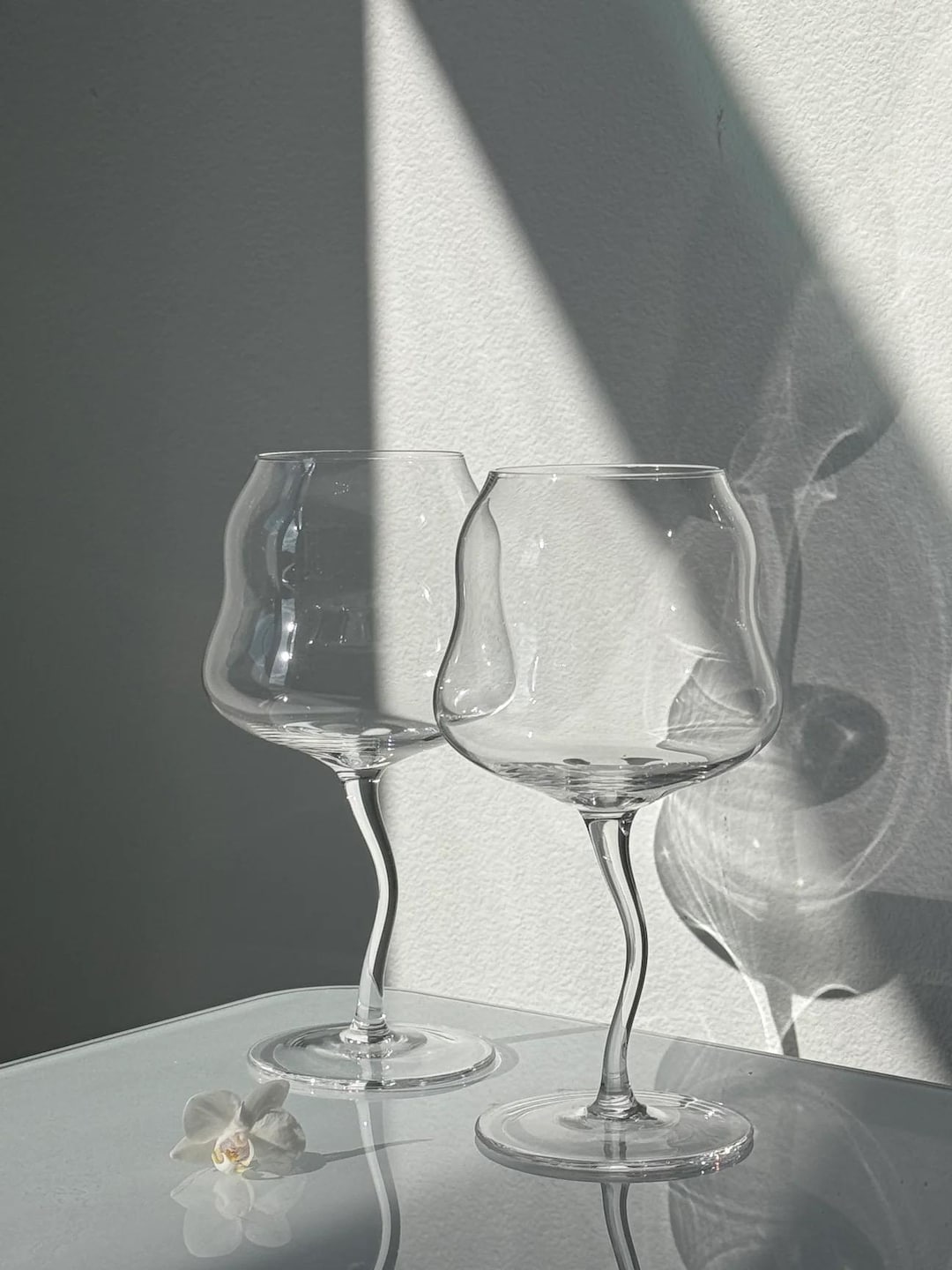 Handmade Wavy Wine Glasses – Elegant Set of 2