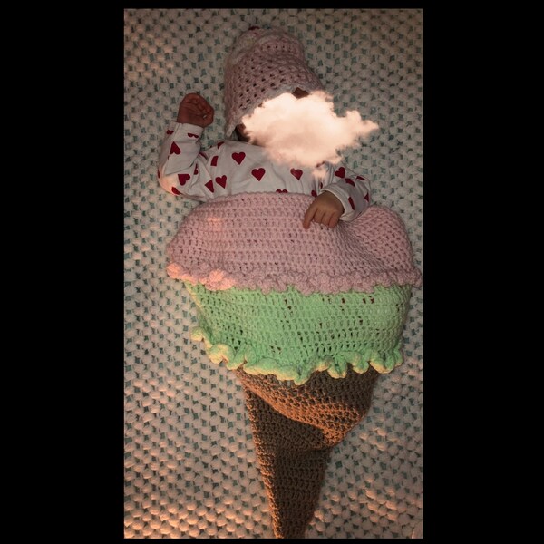 Cocoon baby - ice cream cone