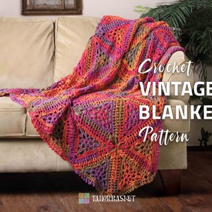 Può includere: Una coperta all'uncinetto colorata in tonalità di arancione, rosa, viola e marrone è drappeggiata su un divano beige. Il testo "Crochet Vintage Blanket Pattern" è sovrapposto all'immagine.