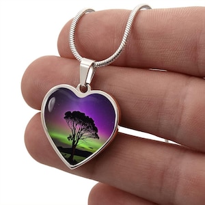 Northern Light Heart Necklace Gift for Her | Custom Aurora Borealis Charm Pendant, Bracelet, Keyring | Engraved Heart Jewelry | Dark Sky