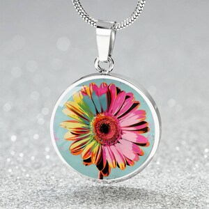 Retro Daisy Engraved April Birth Flower Pendant Necklace Gift | Personalized Floral Charm Bracelet | Custom Gift for Her | Daisy Key Ring