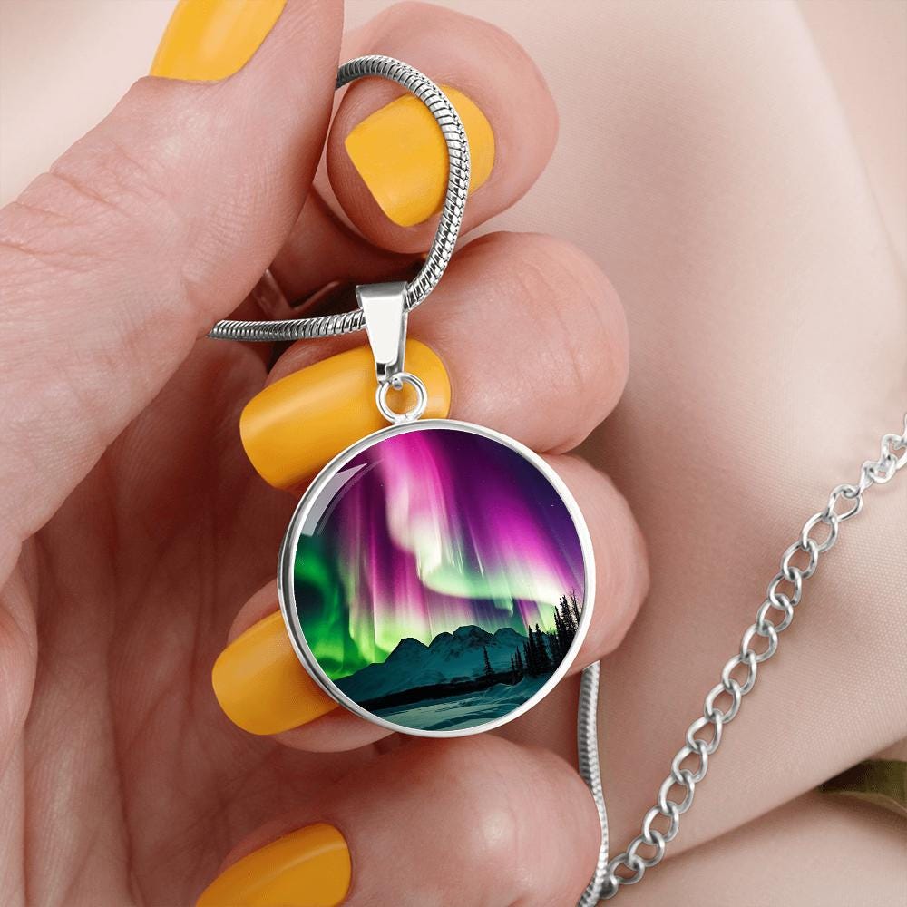 Northern lights イカデザインネックレス Custom Aurora Borealis Night Sky Necklace | Engraved Charm Pendant