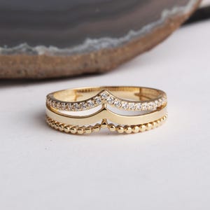 14K Solid Gold Curved Wedding Band, Minimalist Chevron V Shape Ring, Elegant Stacking Ring for Bride, Dainty Gold Ring for Women,Bridal Gift