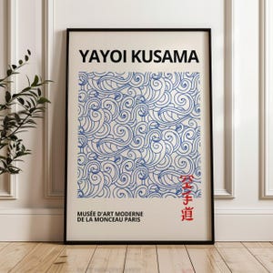 Azul Yayoi Kusama impresión enmarcada arte de la pared, cartel de Yayoi Kusama, decoración del cartel japonés, regalo de inauguración de la casa grande, arte japonés, impresión japonesa,
