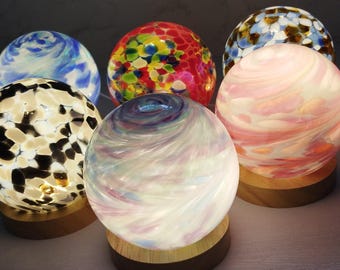 Lampe LED sphère en verre fabriquée à la main : lampe de table artistique 6 couleurs