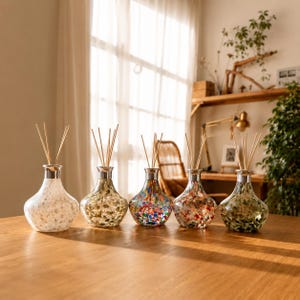 Handgjord iriserande glasdiffusorflaska: Konstnärlig heminredning med aromer