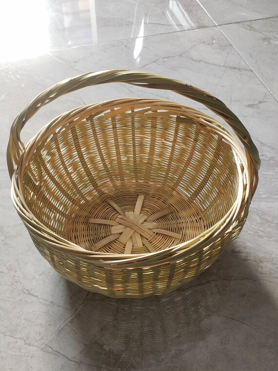 竹のちりとり、竹のふるい、手作りの竹編み製品、竹の飾り板、乾物