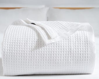White Turkish Cotton Waffle Blanket: Lightweight All-Season Throw