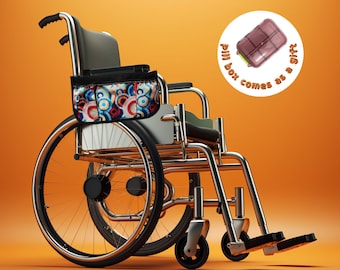 Rolstoeltas met bekerhouder, waterdichte rollatortas met ritssluiting, diverse bevestigingsmogelijkheden voor rollatoraccessoires.