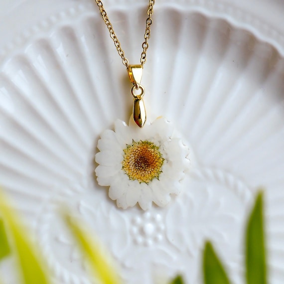 White Daisy Flower Necklaces, Handmade Pressed Flower Resin