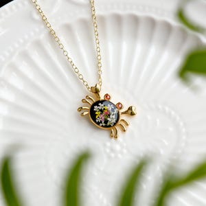 Real Flower With Crab Necklaces, Handmade Pressed Flower Resin Necklaces, Animal Pendant Necklaces, Natural Jewelry, Birthday Gifts For Her