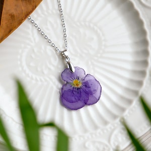 Purple Violet Flower Necklaces, Handmade Pressed Flower Resin Necklaces, Dried Flower Pendant Necklaces, Birthday Gifts For Her