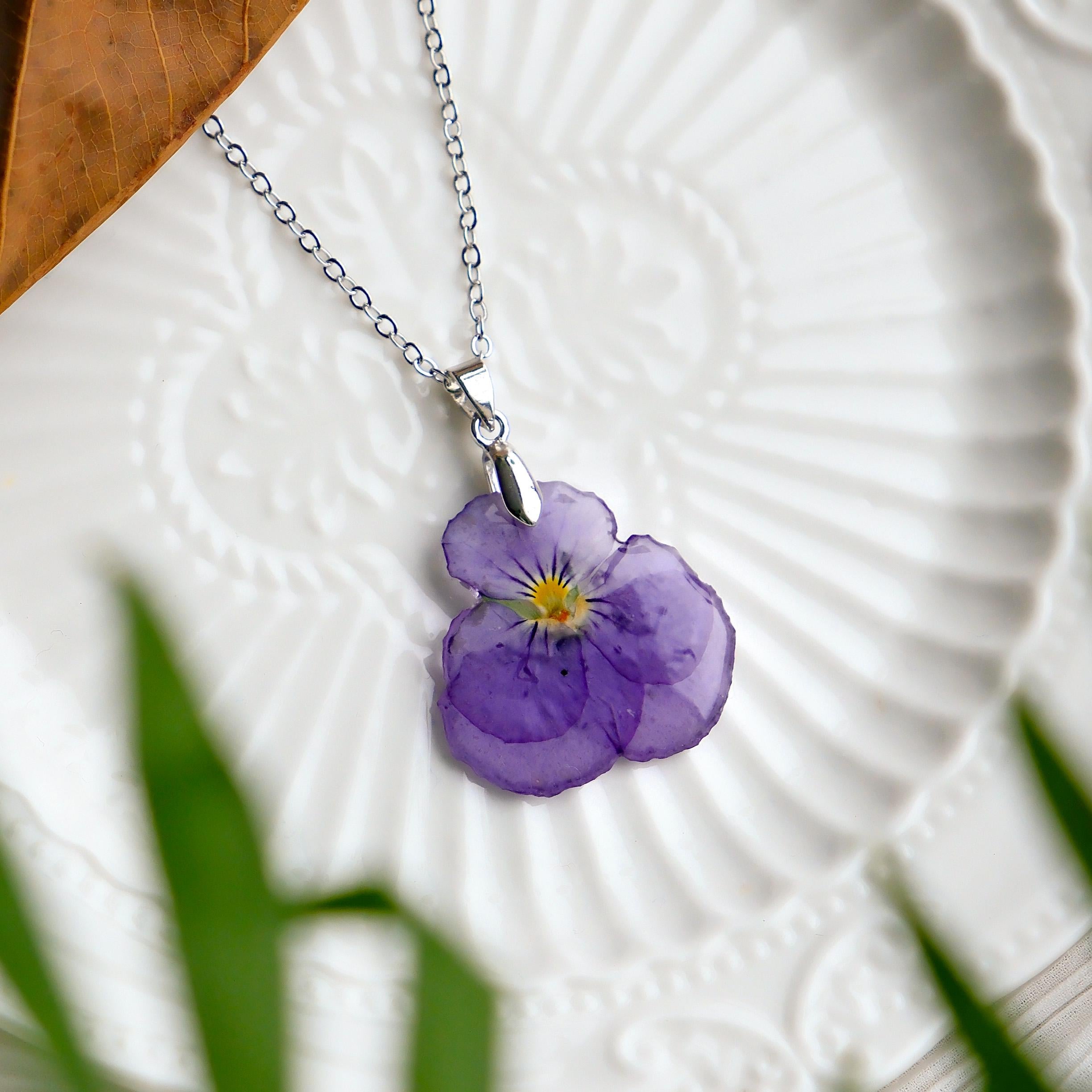 Vintage Purple Flower Necklace - Etsy