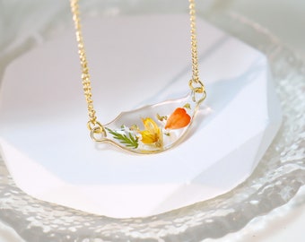 Handmade Dried Flower Necklaces, Real Pressed Flower Necklace, Botanical Resin Necklace, Cute Jewelry for Women, Birthday Gift For Her