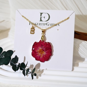 Collares de flores de rosas hechos a mano, collar con colgante de letras personalizado, collares de flores secas iniciales personalizados, regalos de cumpleaños para ella