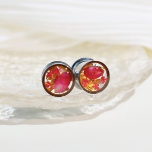 Red Dried Flower Ear Stretcher Plugs,Real Pressed Flower Ear Plugs, Handmade Floral Ear Plugs for Women, Birthday Anniversary Gift For Women